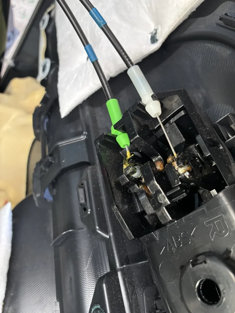 アクアNHP10のドア内張り取り外し工程 IMG_8960